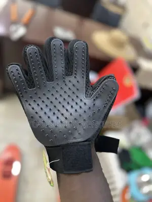 Hand Grooming Gloves