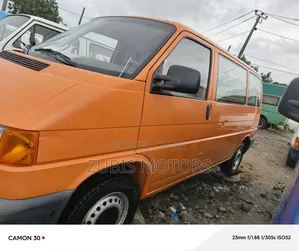 Volkswagen Transporter 2000 Orange