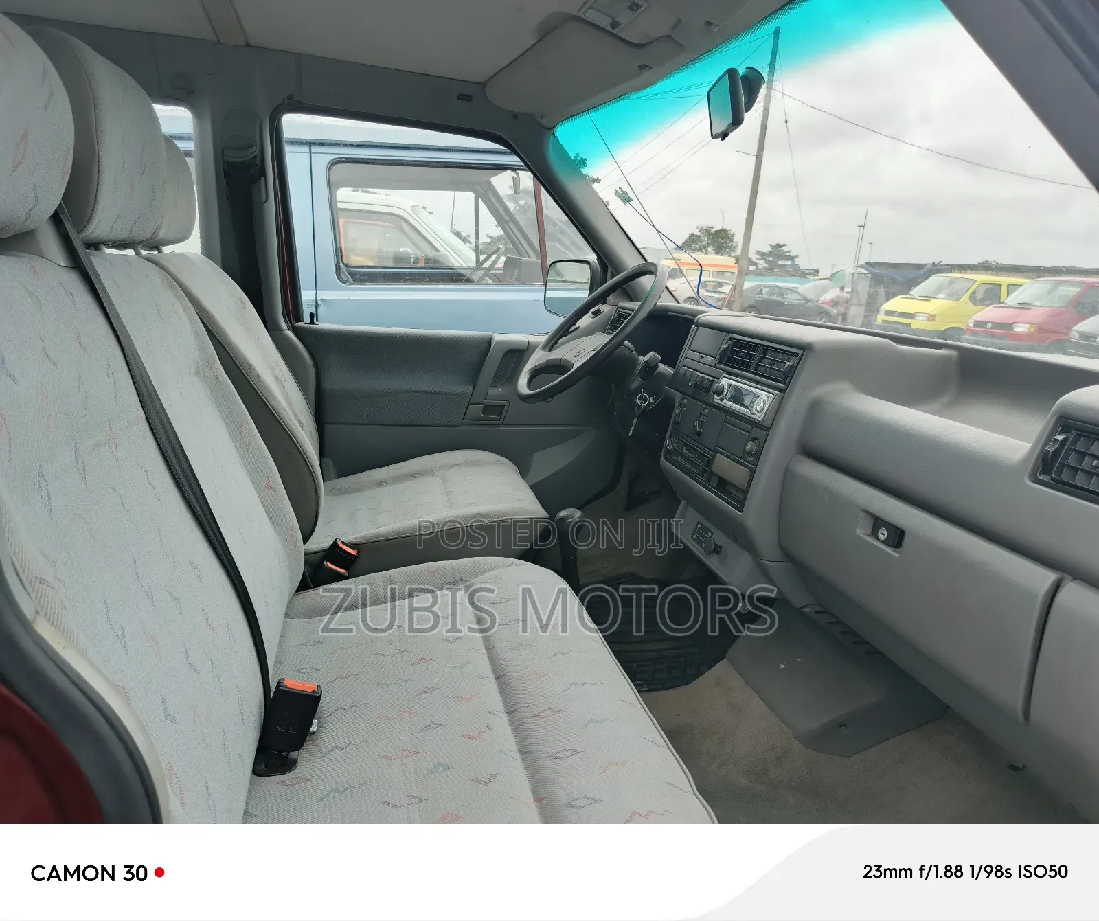 Volkswagen Transporter 2000 Red