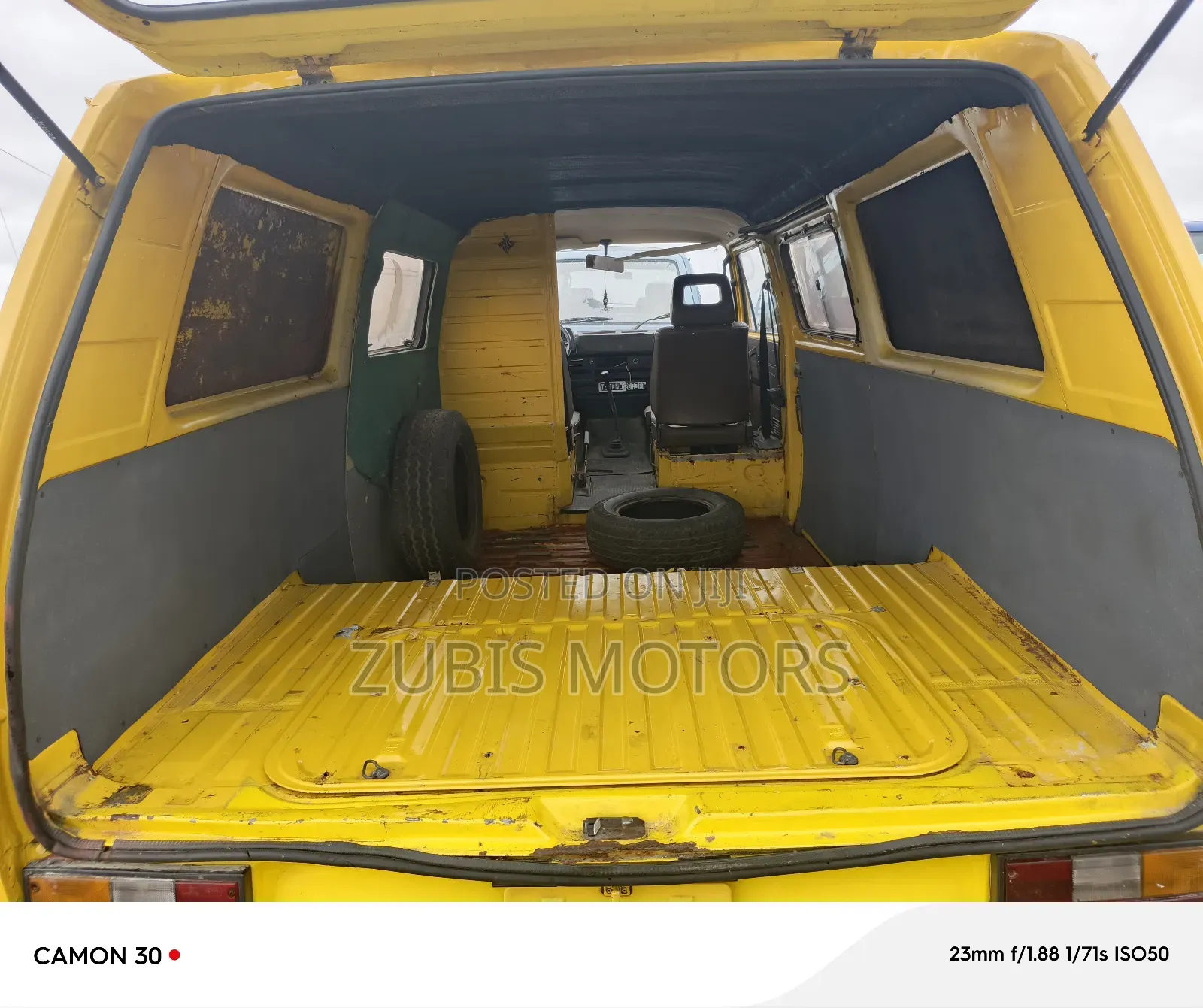 Volkswagen Transporter 2000 Yellow