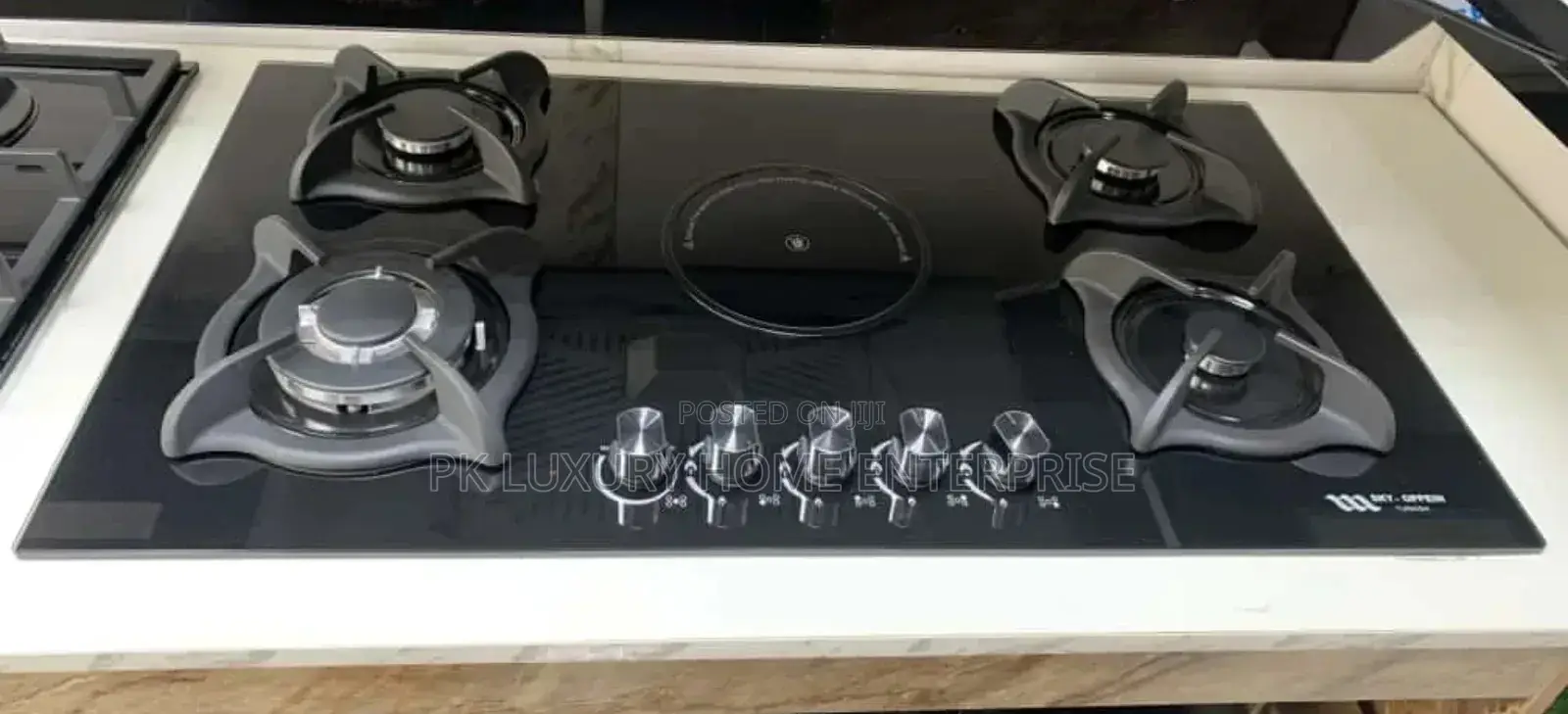 4 Gas and 1 Electric Burner