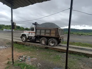 Black Iron Chippings Granite