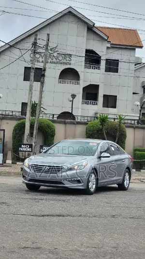 Hyundai Sonata Sport 4dr Sedan (2.4L 4cyl 6A) 2015 Gray