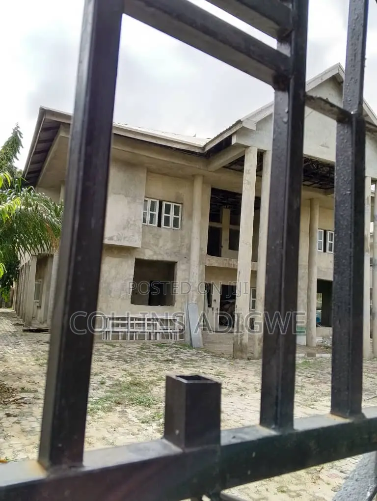7 Bedroom Duplex Fully Detached