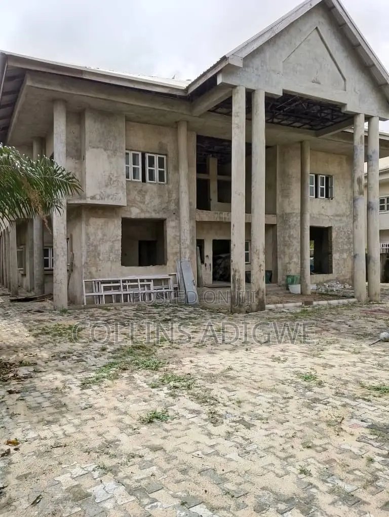7 Bedroom Duplex Fully Detached