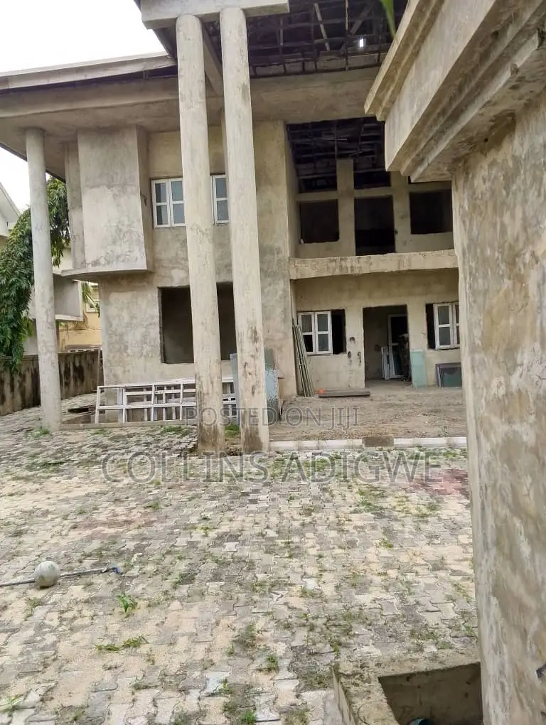 7 Bedroom Duplex Fully Detached