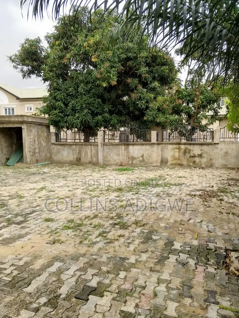 7 Bedroom Duplex Fully Detached