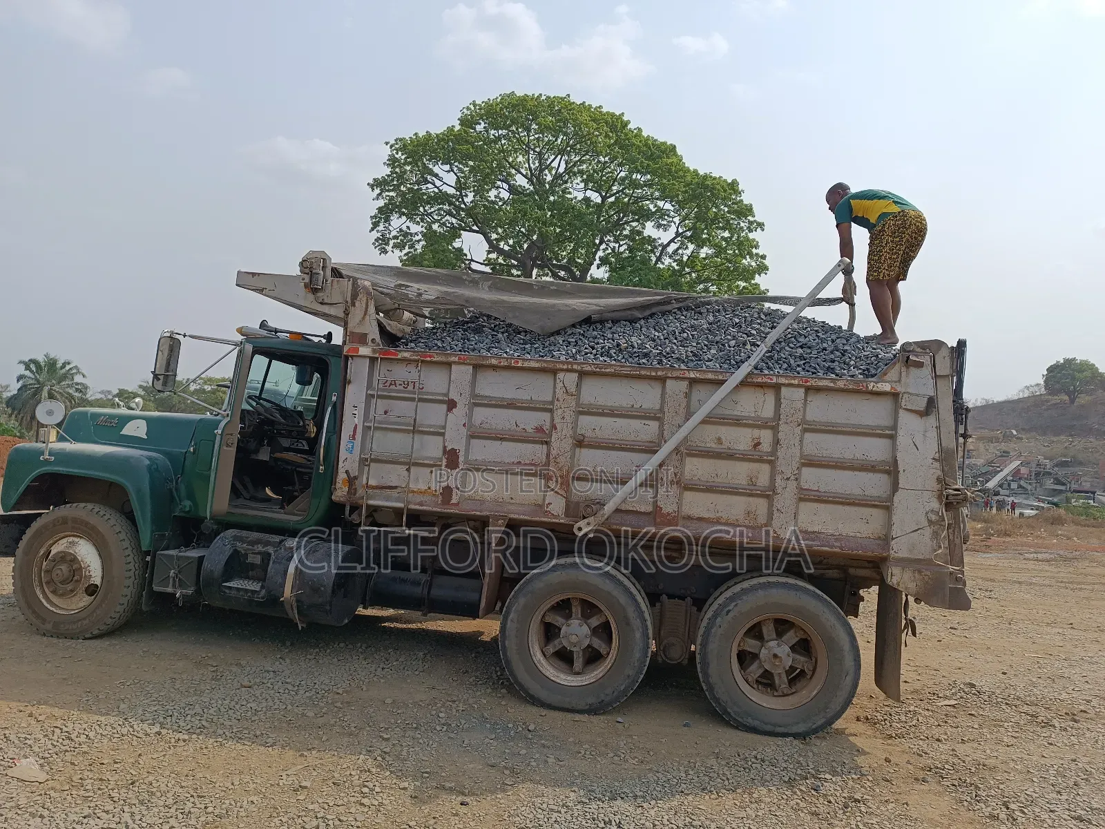 Black Iron Chippings Stone
