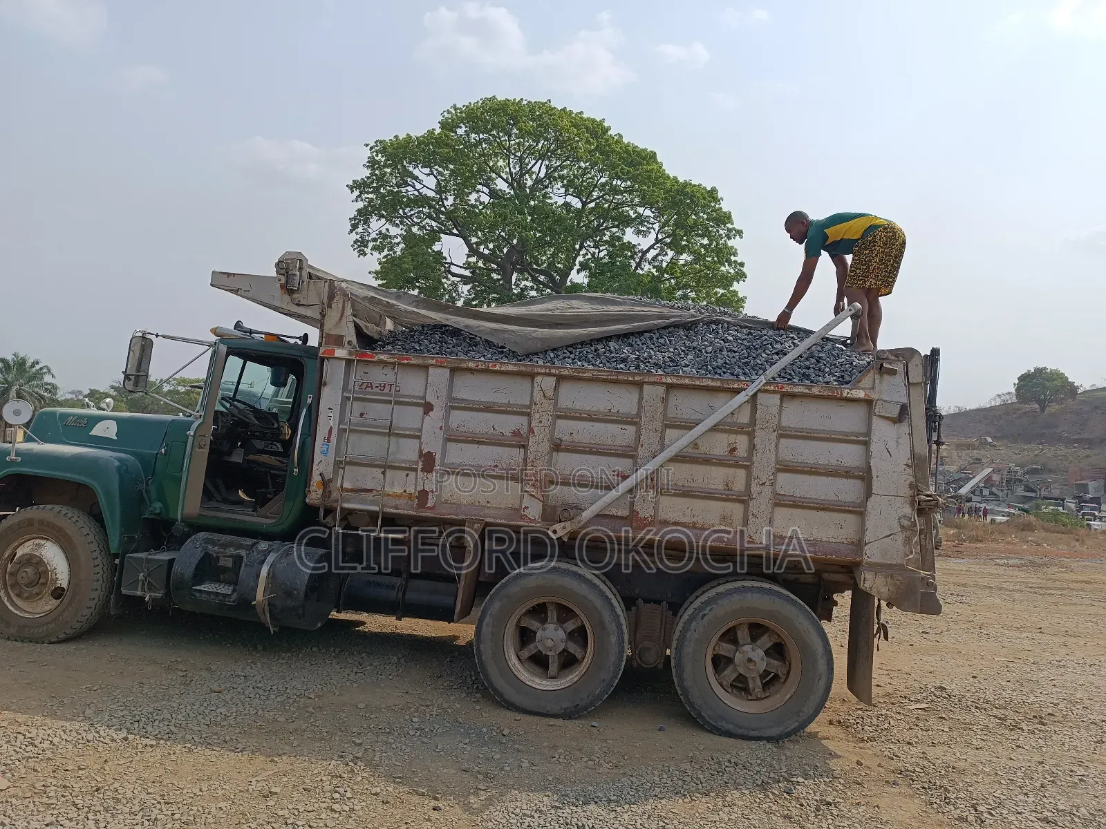 Black Iron Chippings Stone