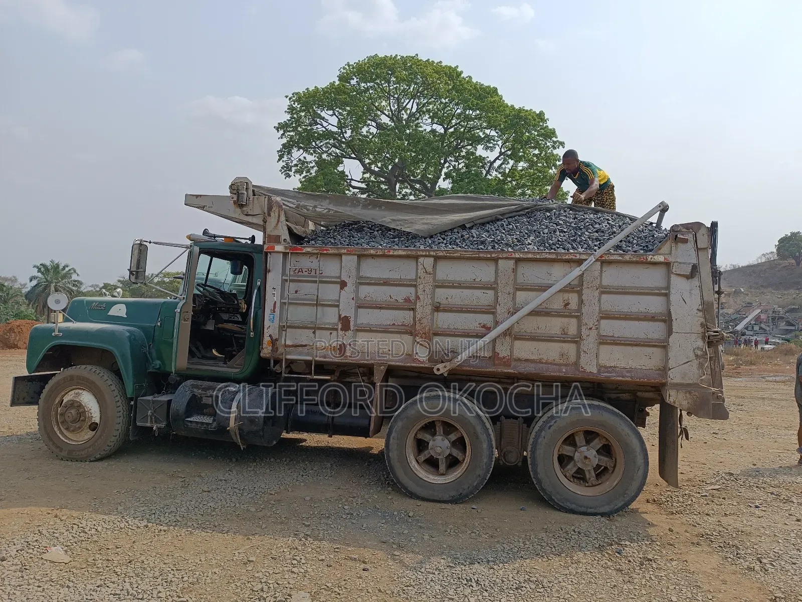 Black Iron Chippings Stone