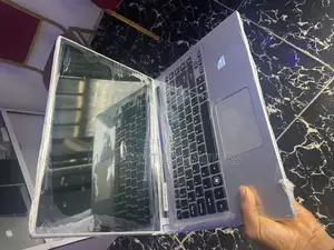 New Laptop Acer 4GB Intel HDD+SSD 320GB