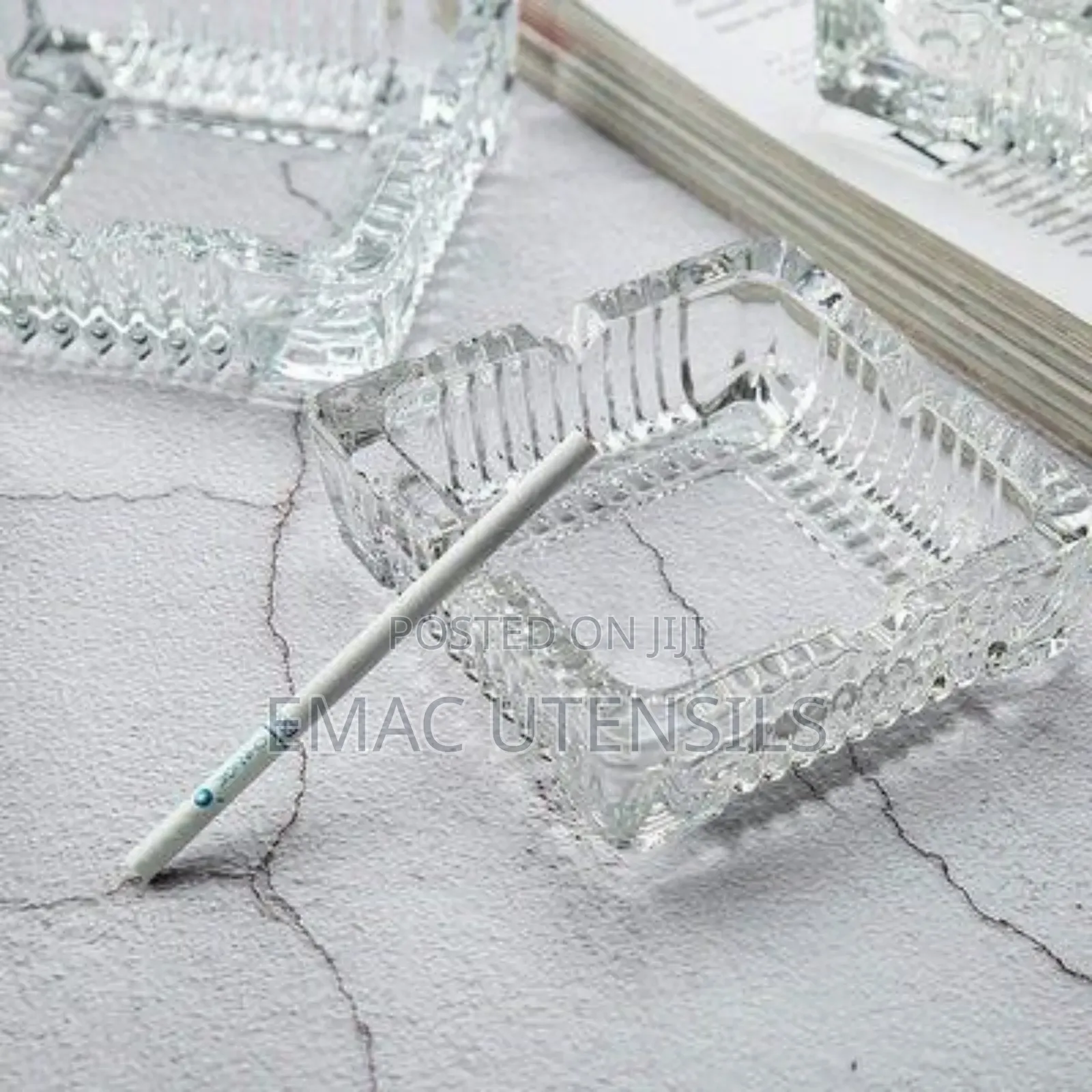 Luxurious Cristal Glass Ash Tray