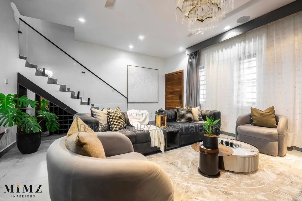 Inviting 4 Beds With Pool