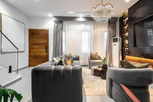 Inviting 4 Beds With Pool