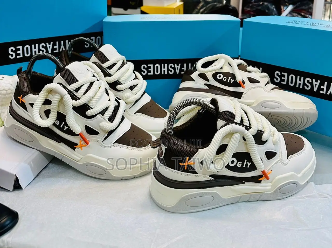Ogiy Sneakers