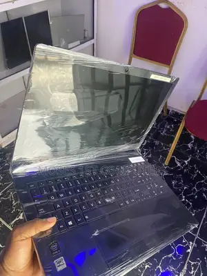New Laptop Toshiba 8GB Intel Core i3 HDD 320GB