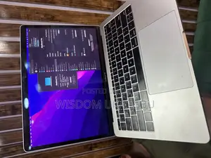 Laptop Apple MacBook Pro 2017 8GB Intel Core i5 SSD 256GB