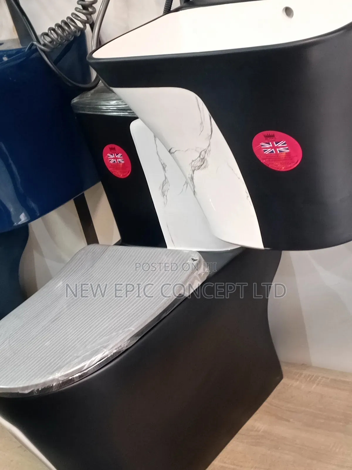 Black And White Seat With Hanging Basin