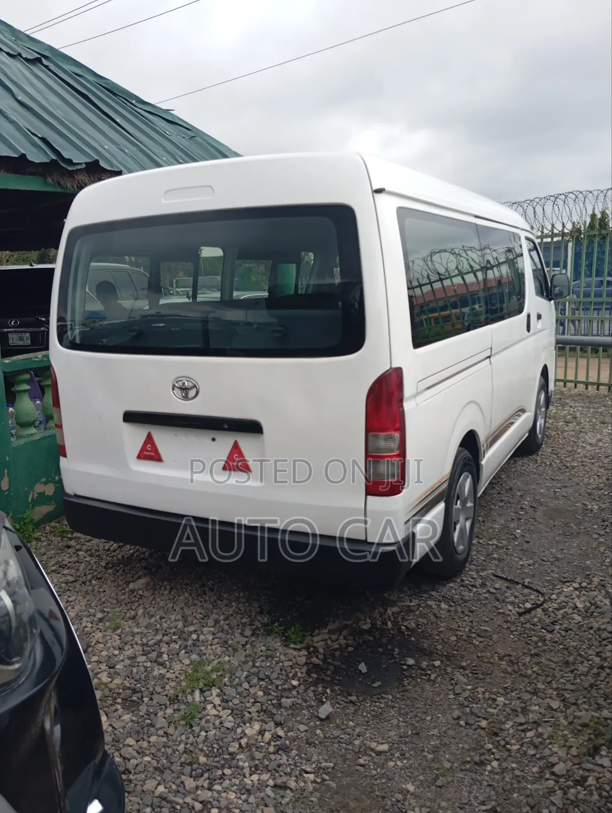 Toyota HiAce 2014 White