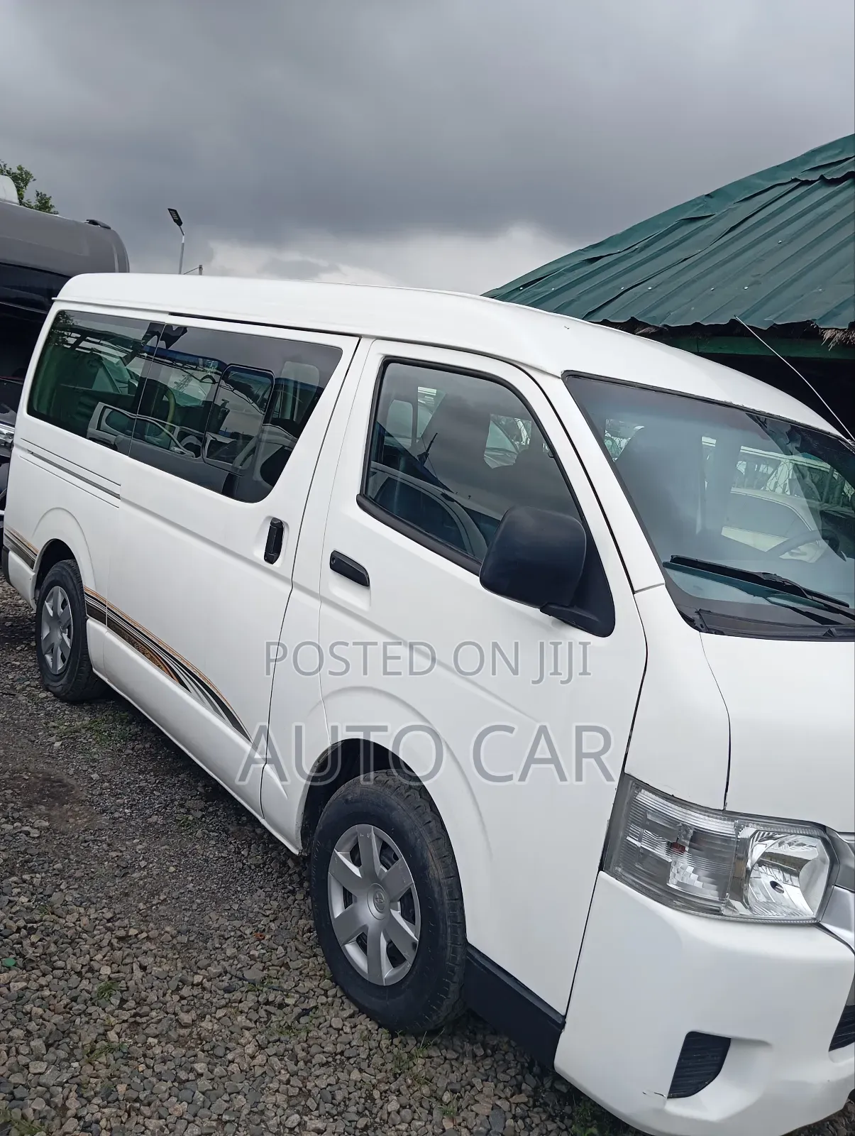 Toyota HiAce 2014 White