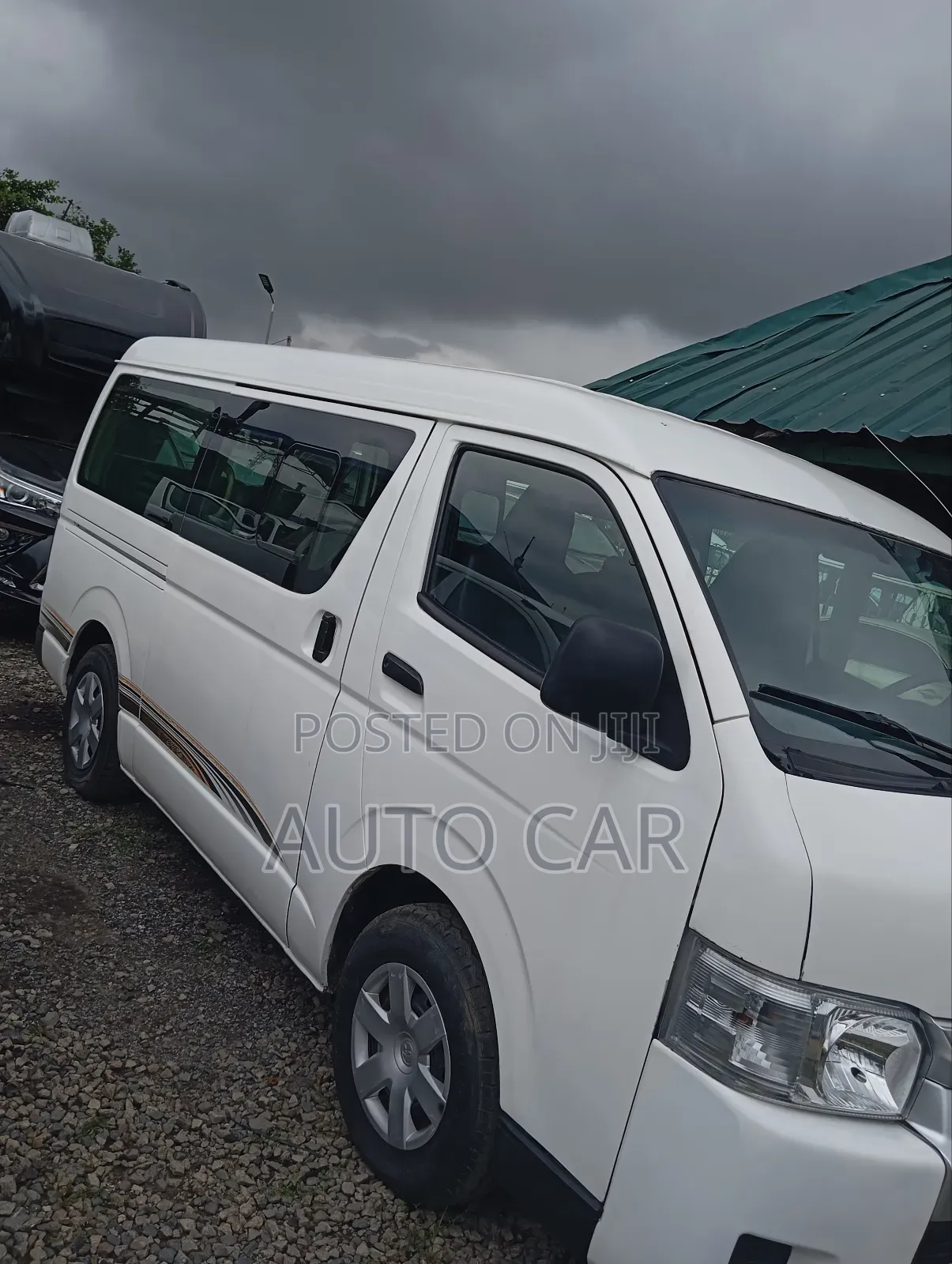Toyota HiAce 2014 White