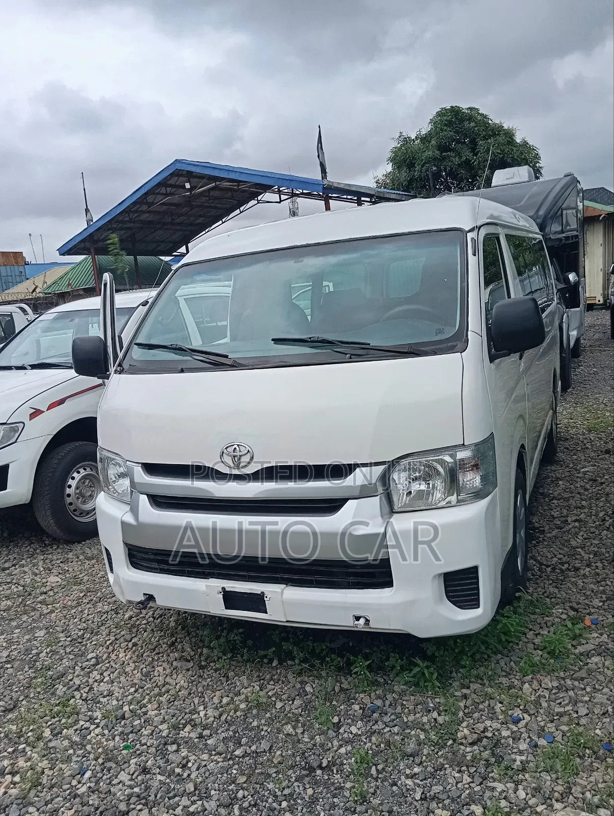 Toyota HiAce 2014 White