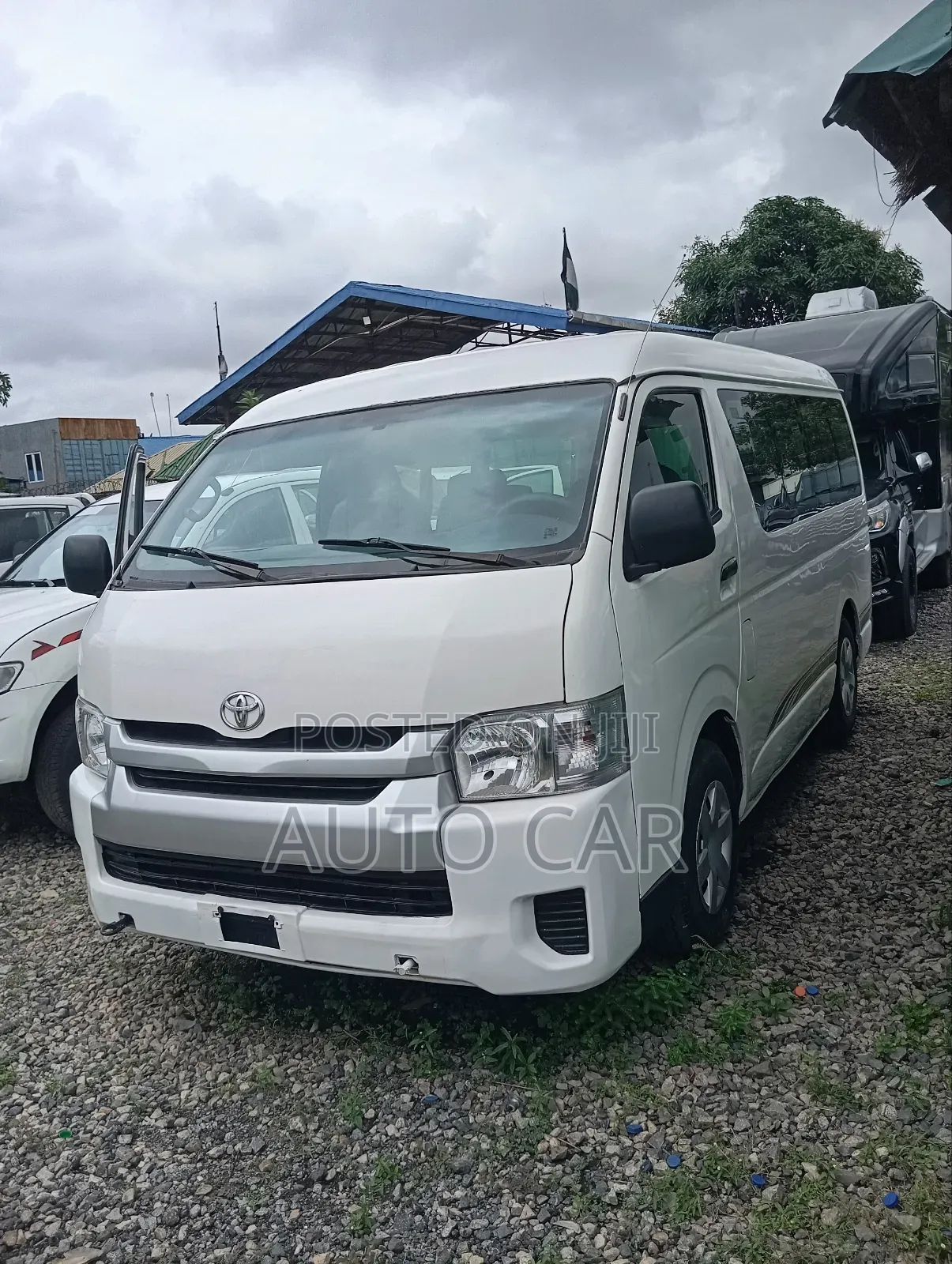 Toyota HiAce 2014 White