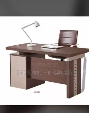 Quality Unique Office Table (1.4 Meter)