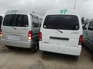 Suzuki Every 2010