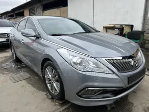 Photo - Hyundai Grandeur 2016 Gray