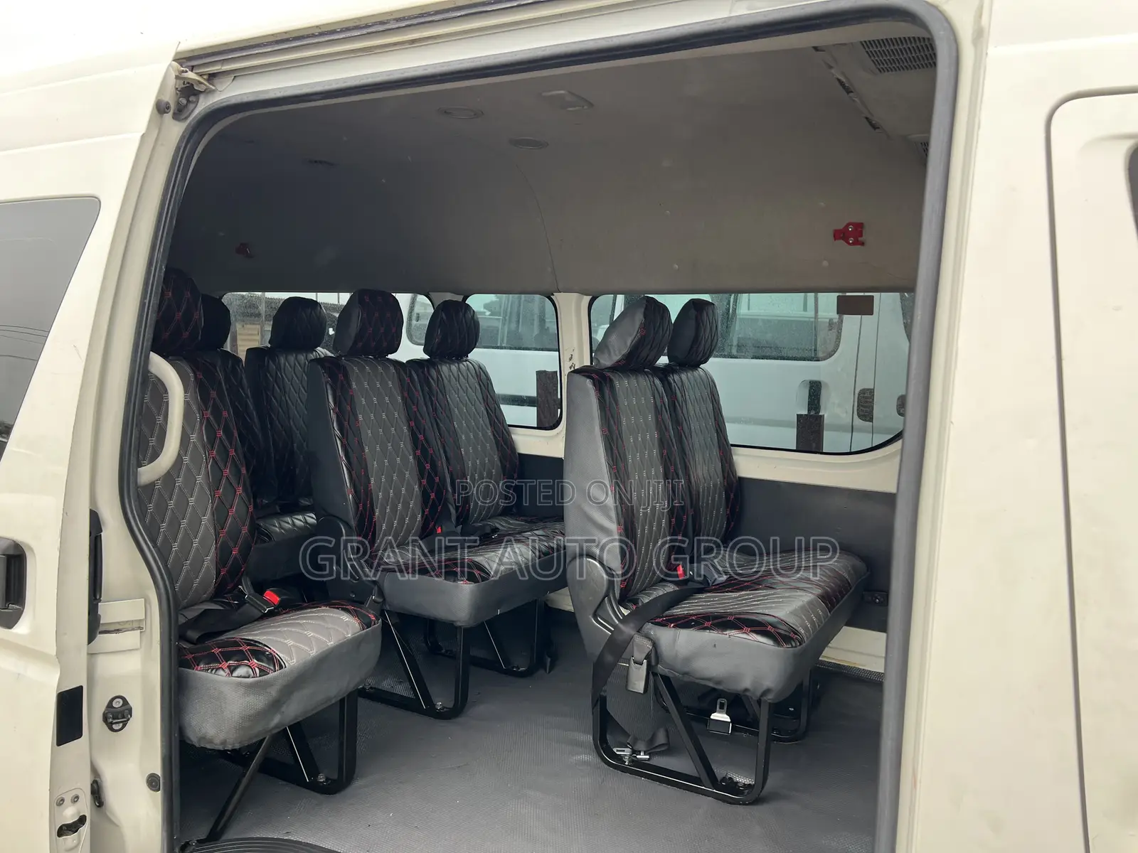Toyota HiAce 2018 White