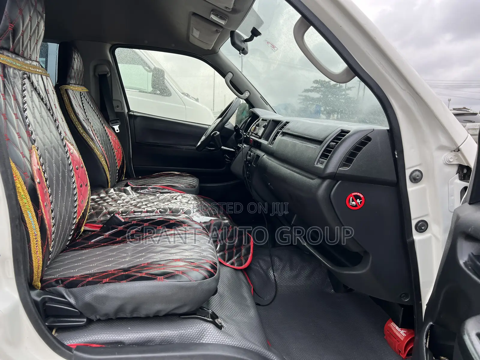 Toyota HiAce 2018 White