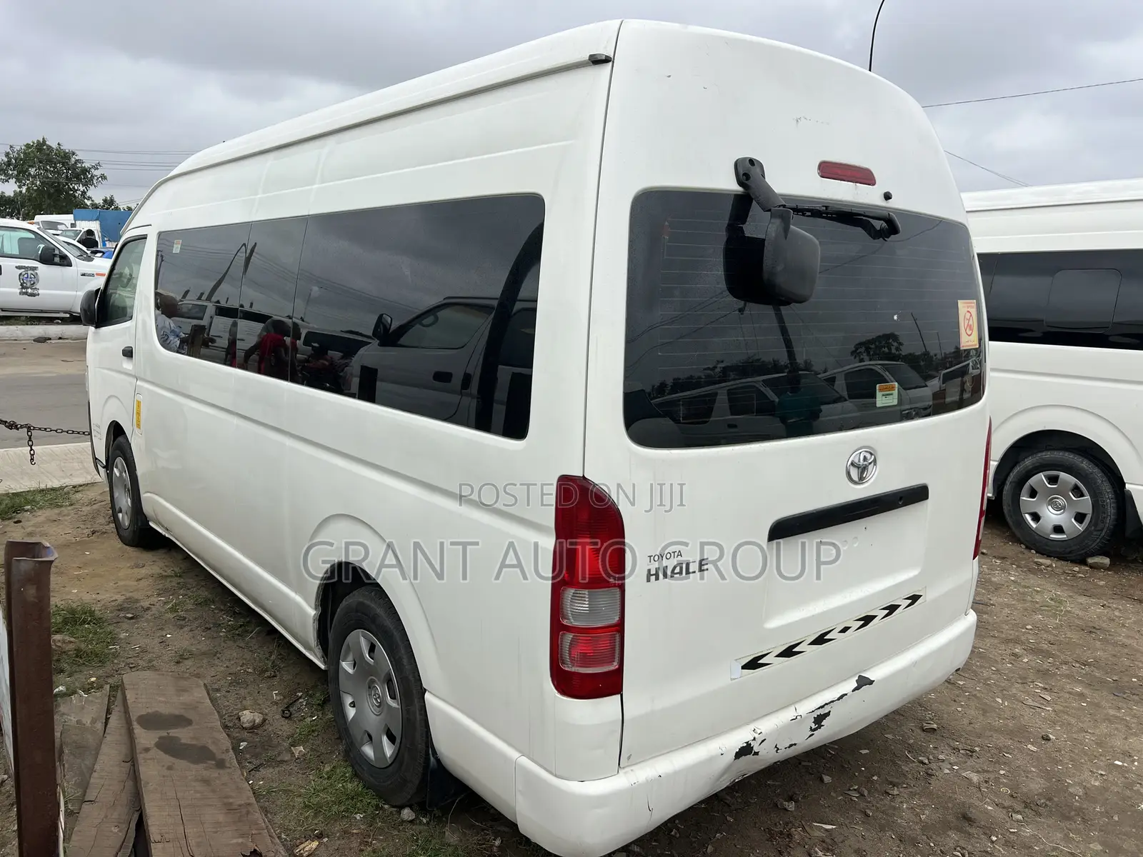 Toyota HiAce 2018 White