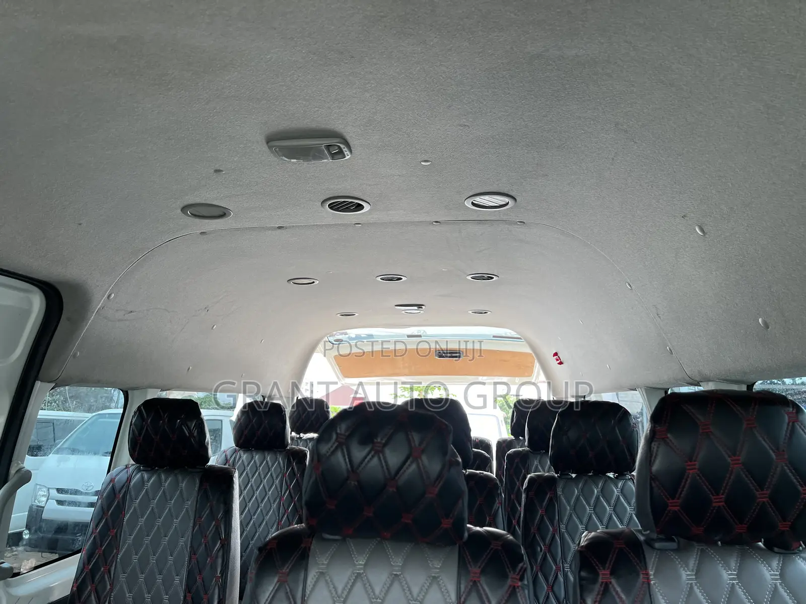 Toyota HiAce 2018 White