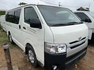 Toyota HiAce 2010 Beige