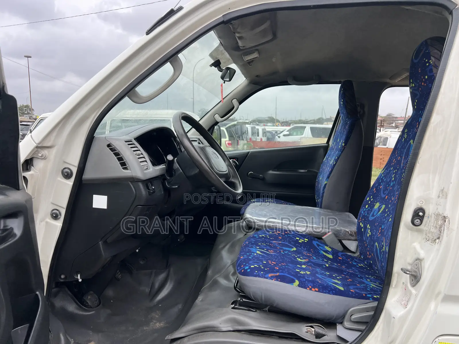 Toyota HiAce 2010 Beige