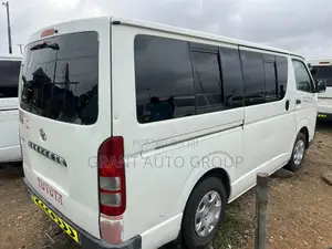 Toyota HiAce 2010 Beige