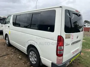 Toyota HiAce 2010 Beige