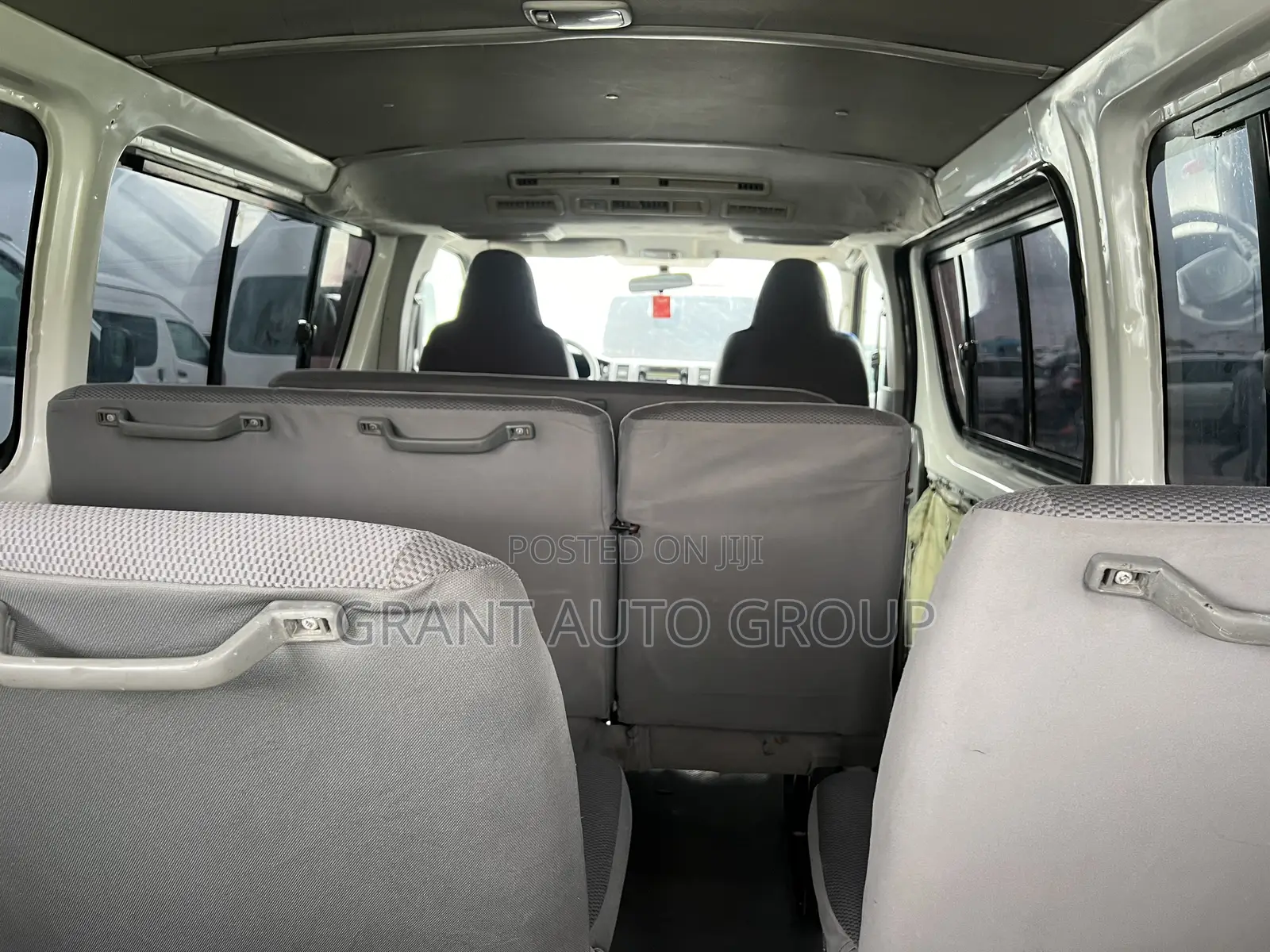 Toyota HiAce 2010 Beige