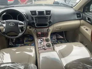 Toyota Highlander 2013 Red