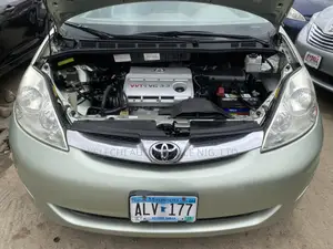 Toyota Sienna XLE Limited AWD 2006 Green