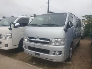 Toyota HiAce 2013 Silver