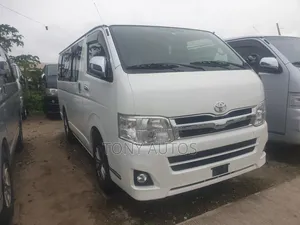Toyota HiAce 2013 White