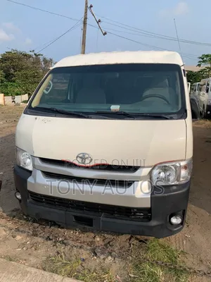 Toyota HiAce 2014 White