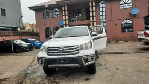 Toyota Hilux 2020 White