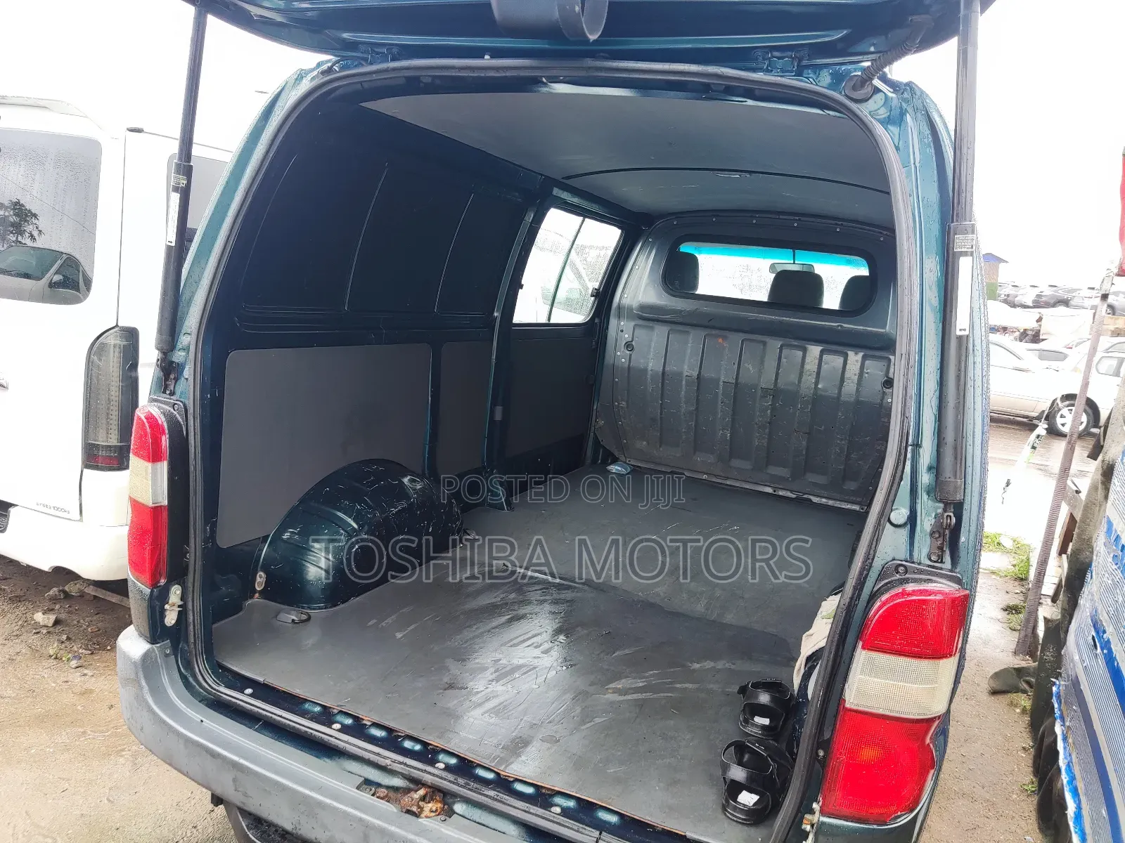 Toyota HiAce 2003 Blue