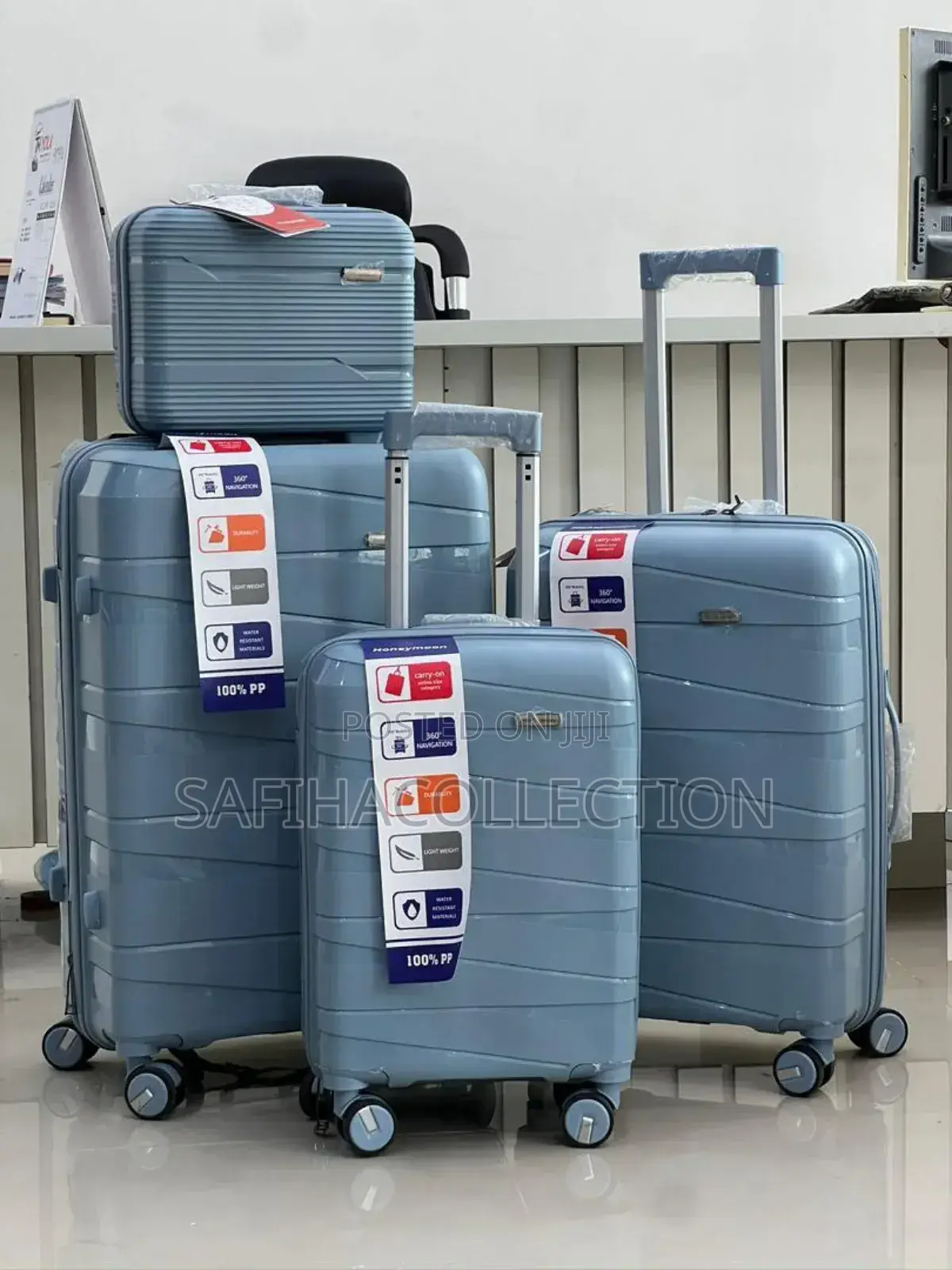 Set of 4 Plastic Luggages