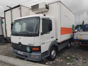 Mercedes 815 Cooling Truck