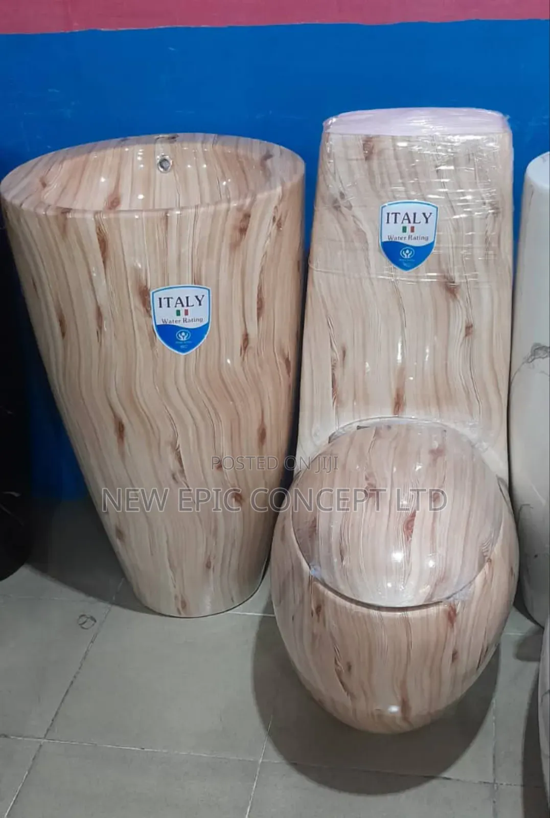 Executive Marble WC