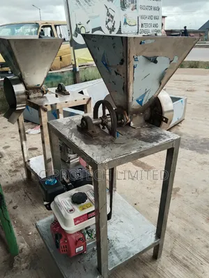 Nuts Grinder